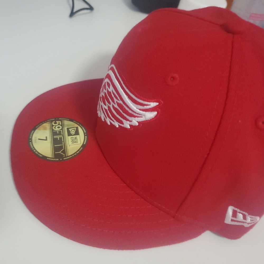 New Era Detroit Red Wings fitted size 7